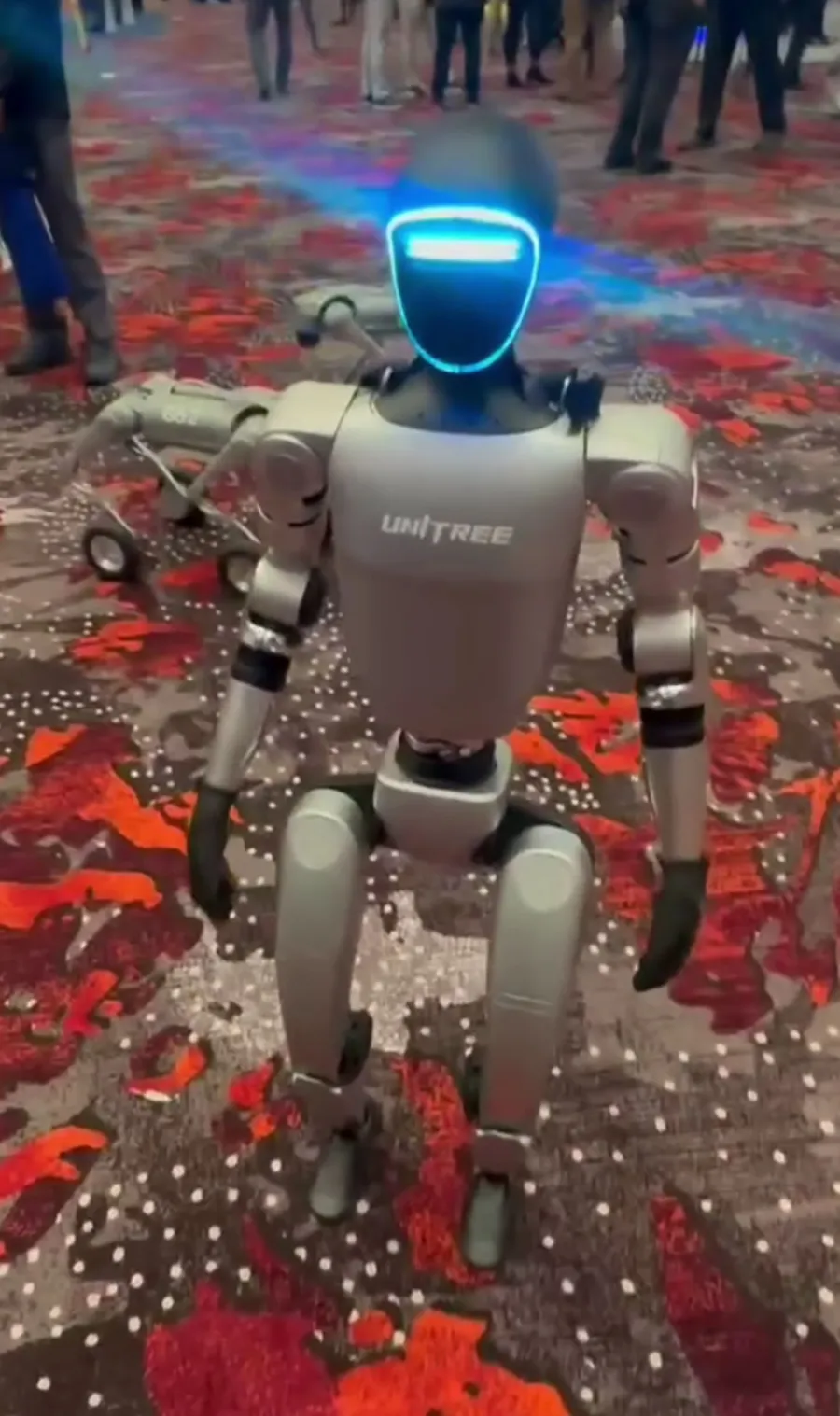 Robot humanoïde Unitree G1 exposé sur un salon professionnel